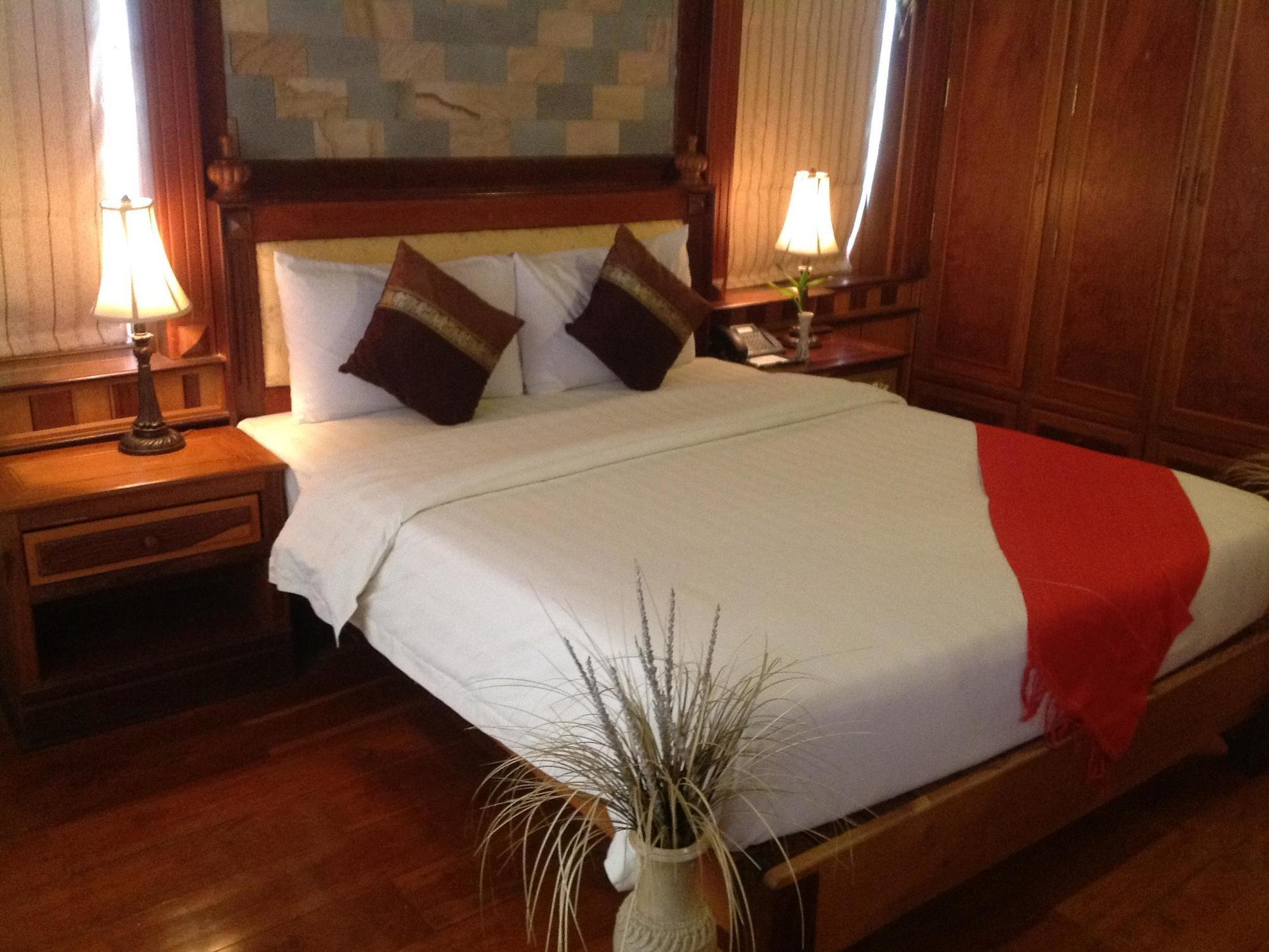 Blue River Hotel Phnom Pen Exterior foto
