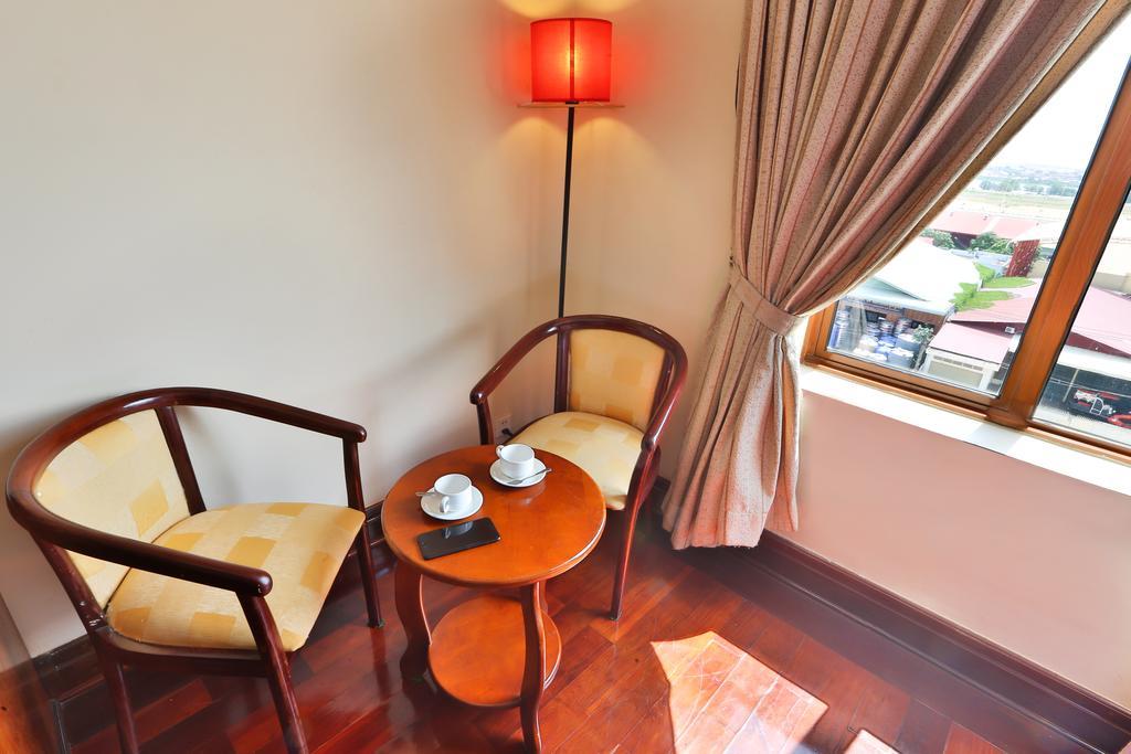 Blue River Hotel Phnom Pen Exterior foto
