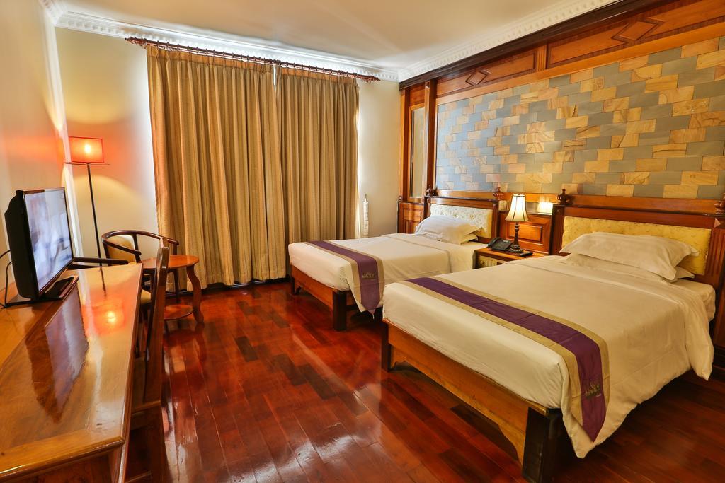 Blue River Hotel Phnom Pen Exterior foto
