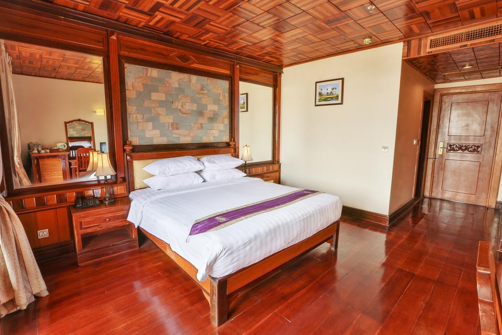 Blue River Hotel Phnom Pen Exterior foto
