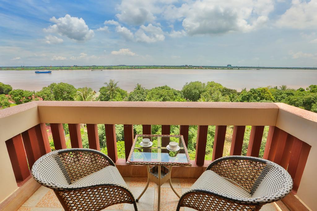 Blue River Hotel Phnom Pen Exterior foto