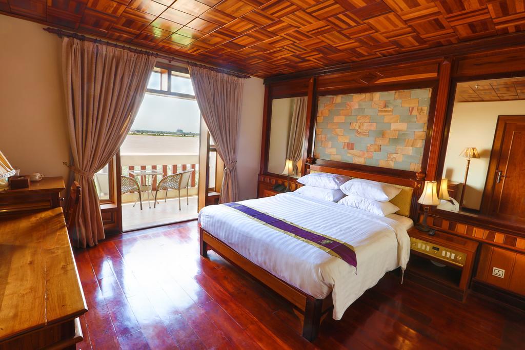 Blue River Hotel Phnom Pen Exterior foto