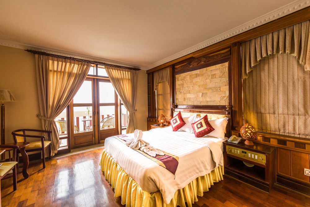 Blue River Hotel Phnom Pen Exterior foto