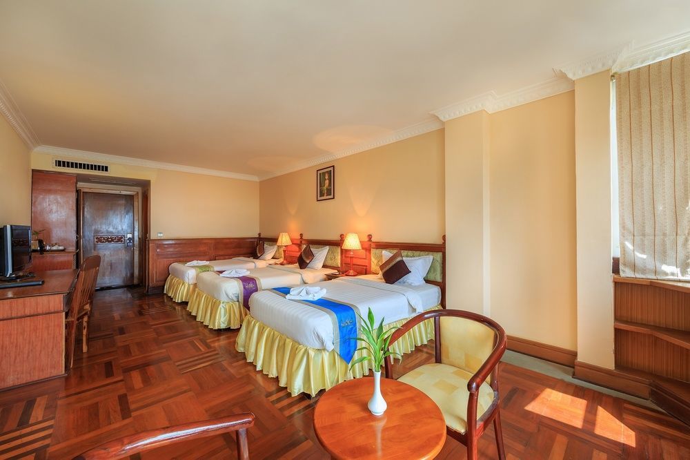 Blue River Hotel Phnom Pen Exterior foto
