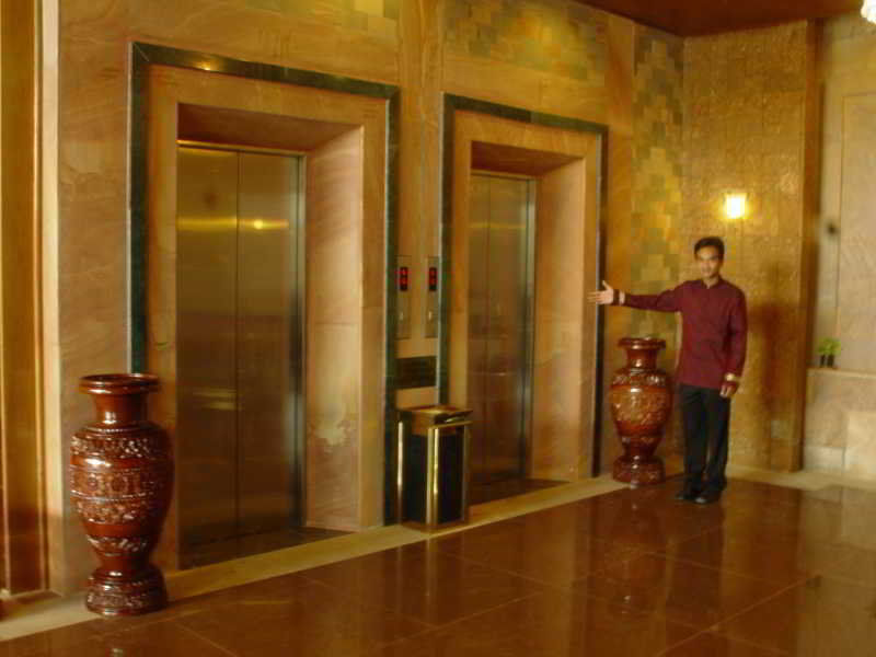 Blue River Hotel Phnom Pen Exterior foto