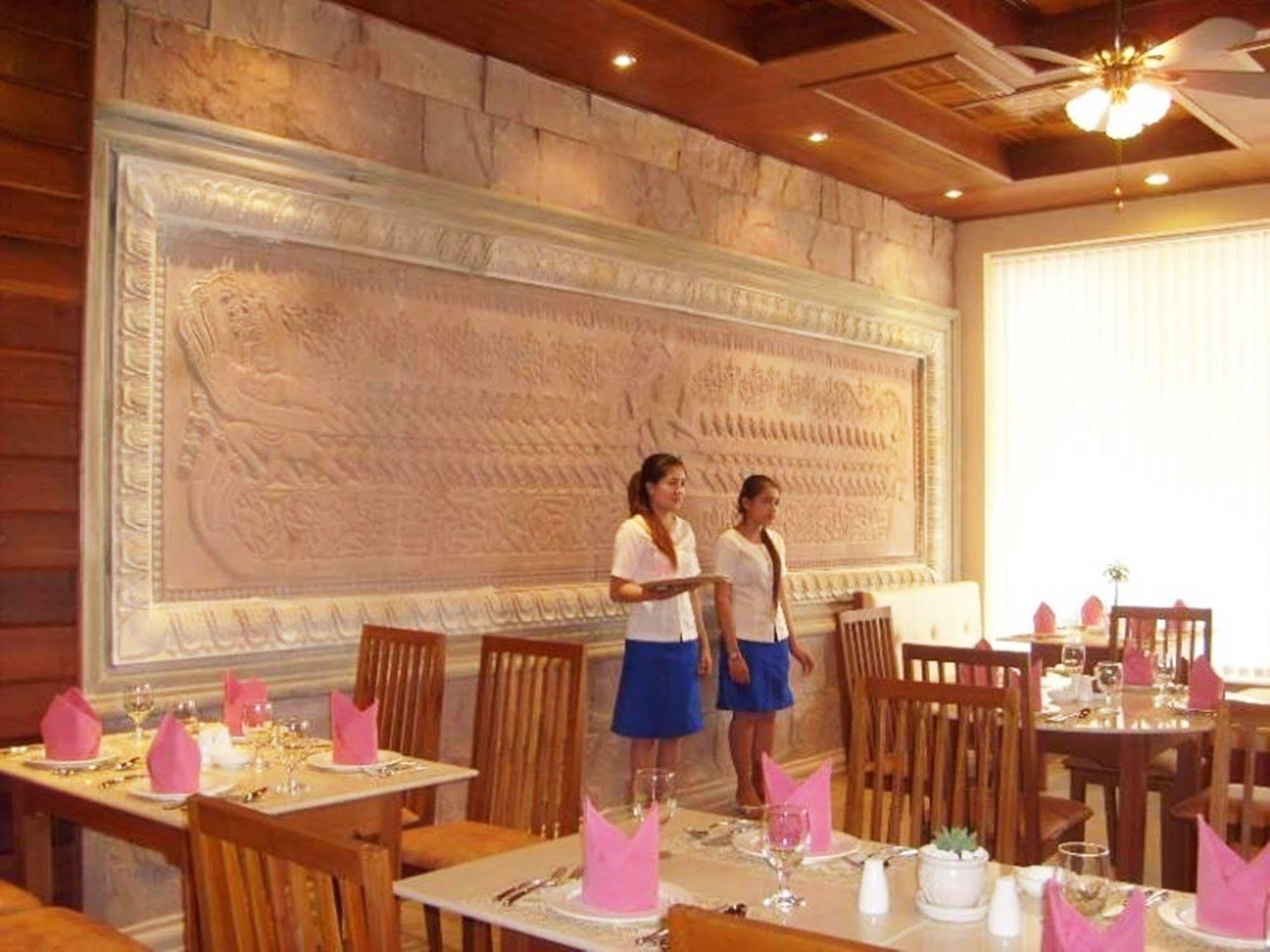 Blue River Hotel Phnom Pen Exterior foto