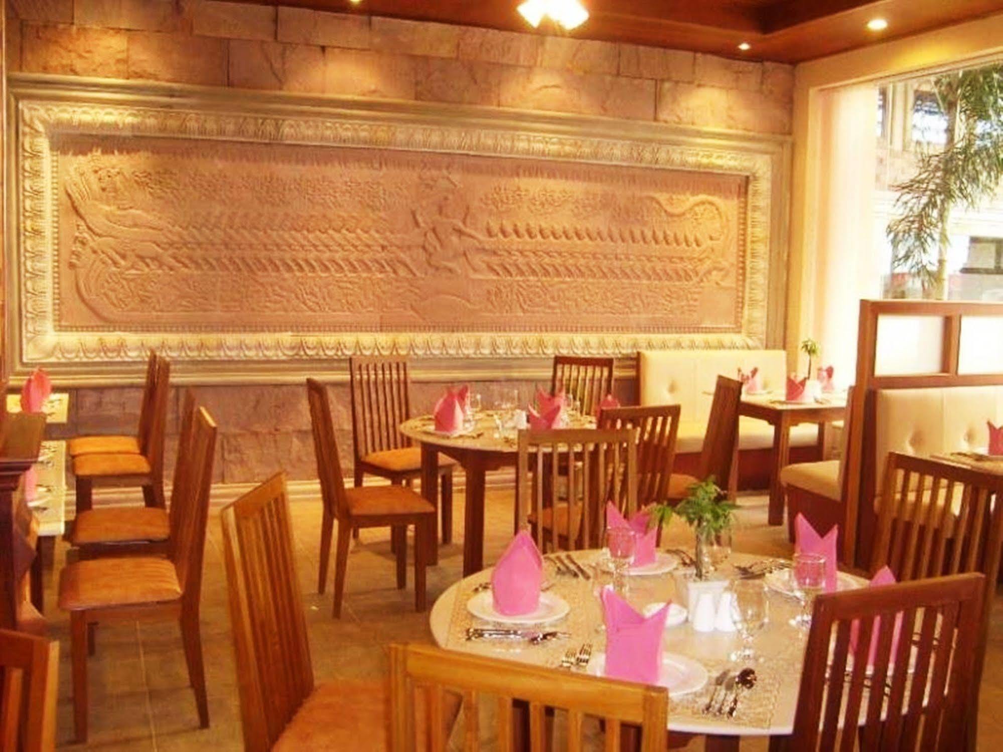 Blue River Hotel Phnom Pen Exterior foto