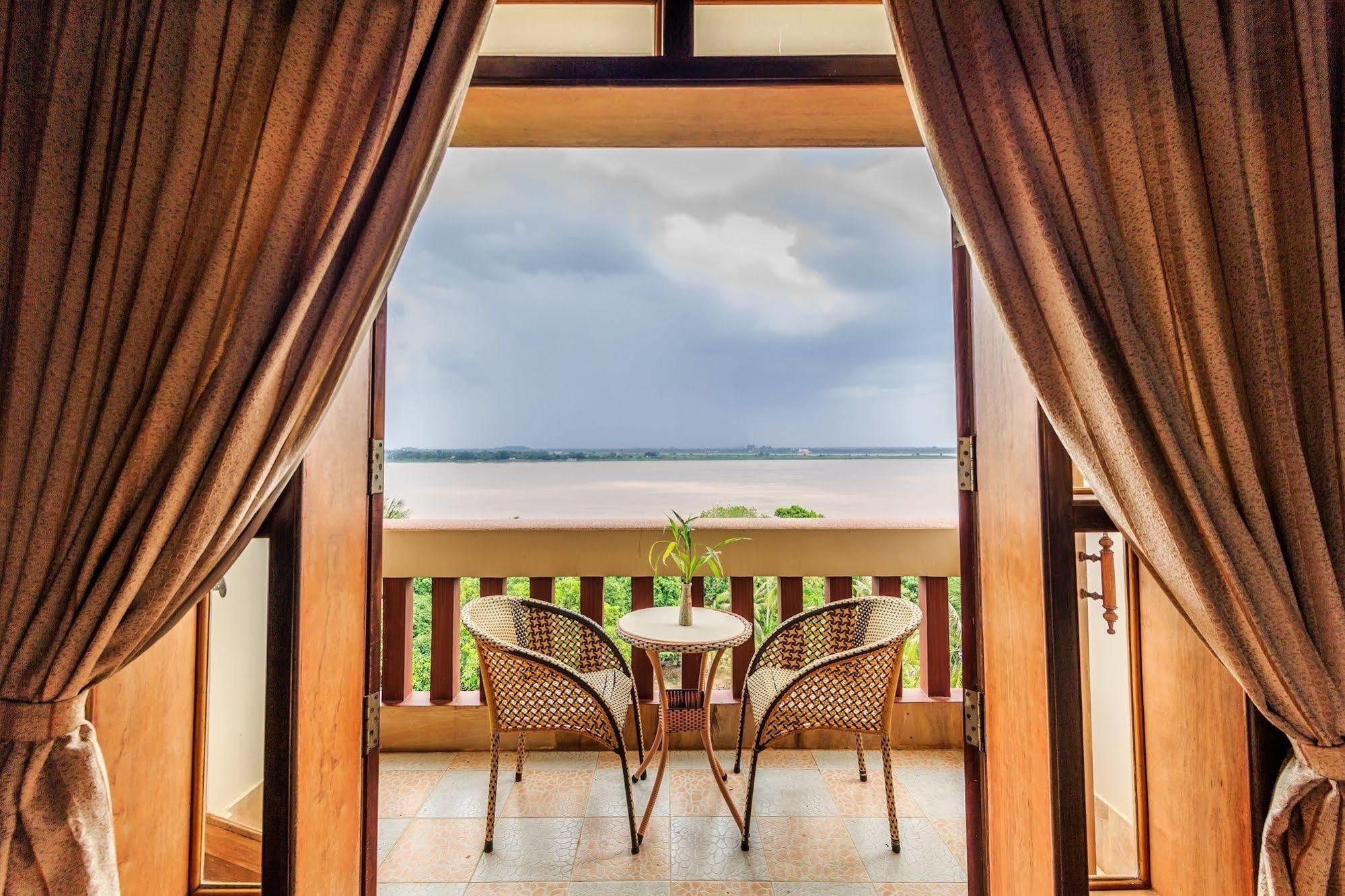 Blue River Hotel Phnom Pen Exterior foto